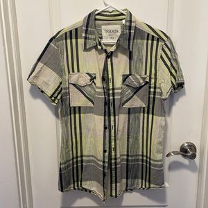 GUESS / Medium / Light Green